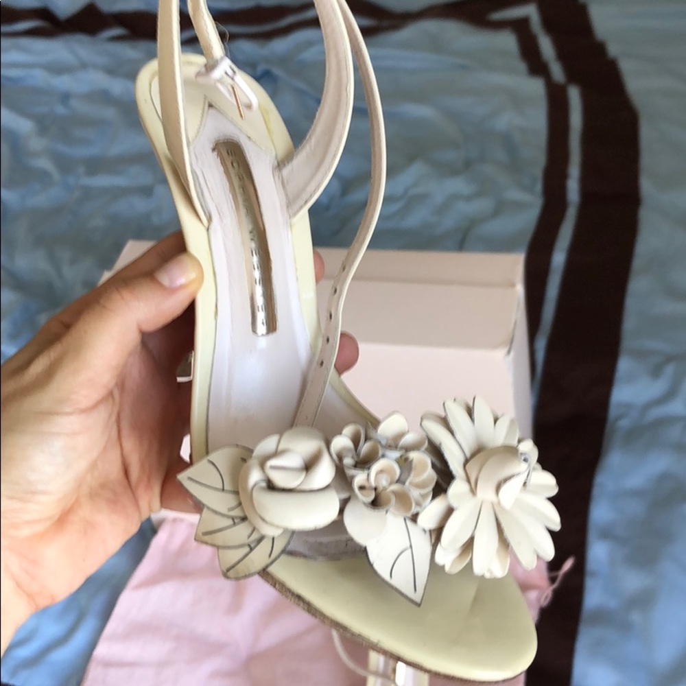 Beautiful light pink sandals - Picture 2 of 8